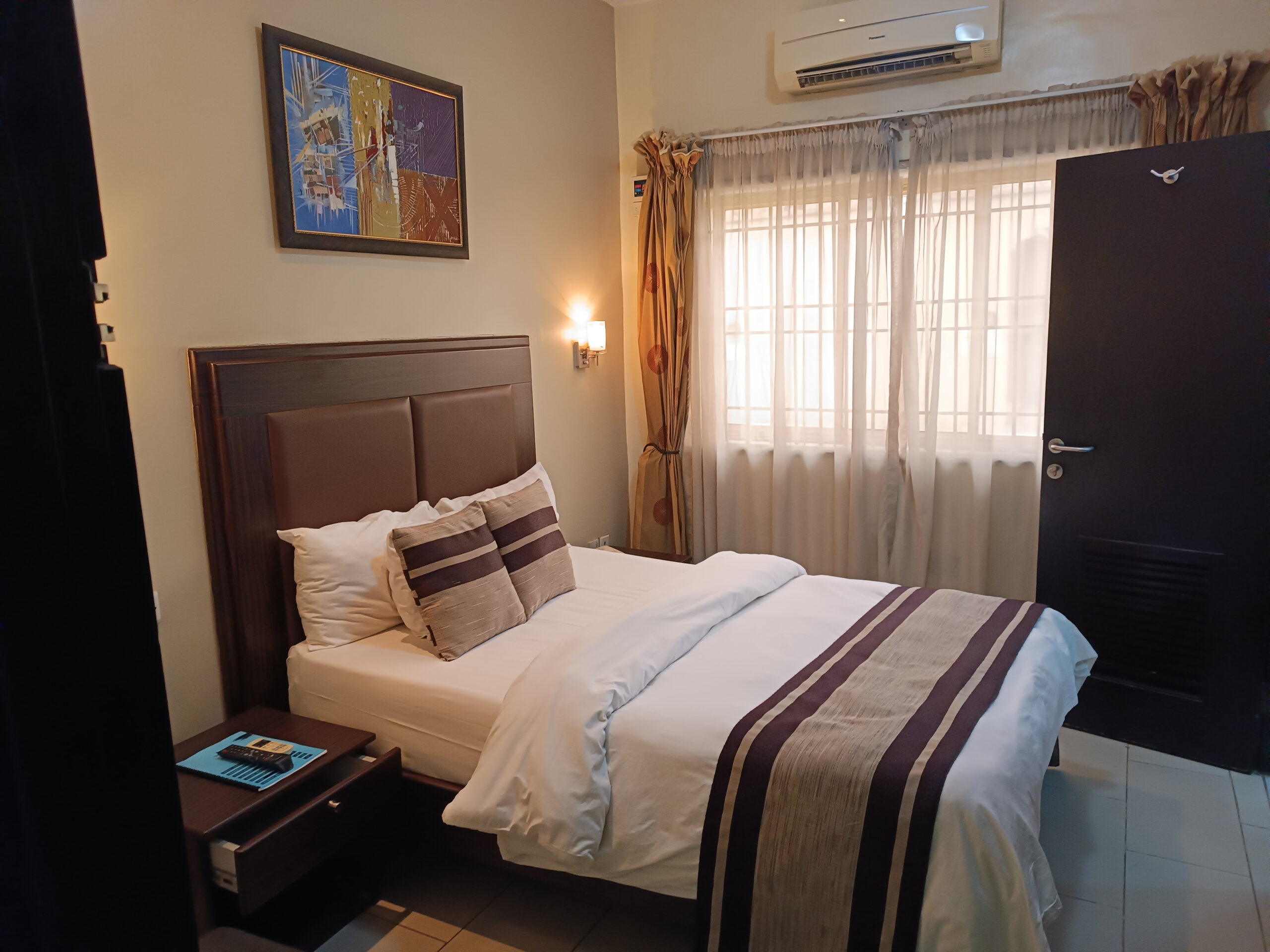 Single Room Photo 2